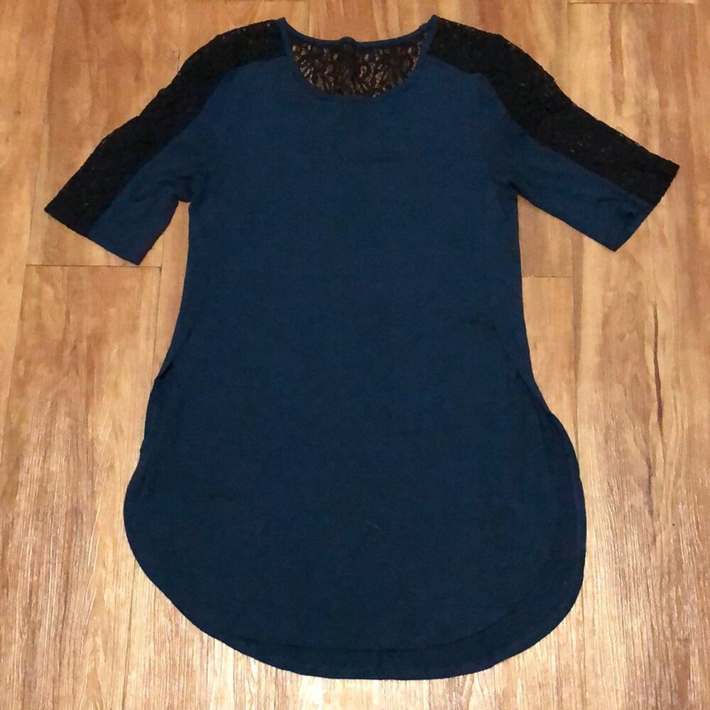Old Navy Dark Blue Top with Black Floral Lace Size Small